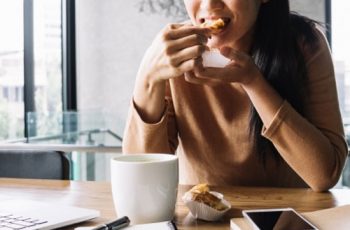 Saiba como controlar a compulsão alimentar