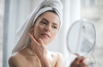 Limpeza de pele: como é feita e benefícios para saúde